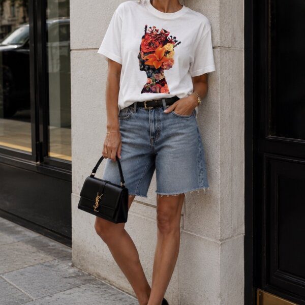 QUEEN OFF WHITE UNISEX Q - TSHIRTS